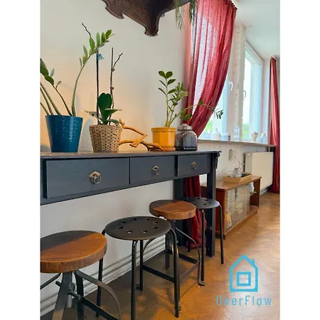 Rum i privatbostad Old School - Charming Place, 15 Minutes To Old Town & Seaside