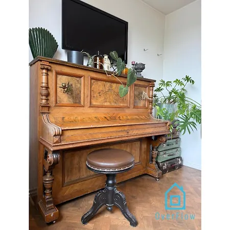 Rum i privatbostad Old School - Charming Place, 15 Minutes To Old Town & Seaside Gdańsk