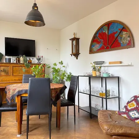 בית אירוח Old School - Charming Place, 15 Minutes To Old Town & Seaside