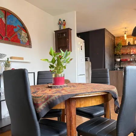 Δωμάτια σε οικογενειακή κατοικία Old School - Charming Place, 15 Minutes To Old Town & Seaside Γκντανσκ