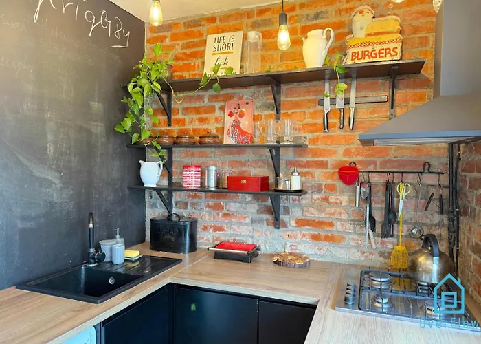 Old School - Charming Place, 15 Minutes To Old Town & Seaside
