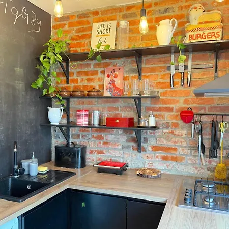 Old School - Charming Place, 15 Minutes To Old Town & Seaside